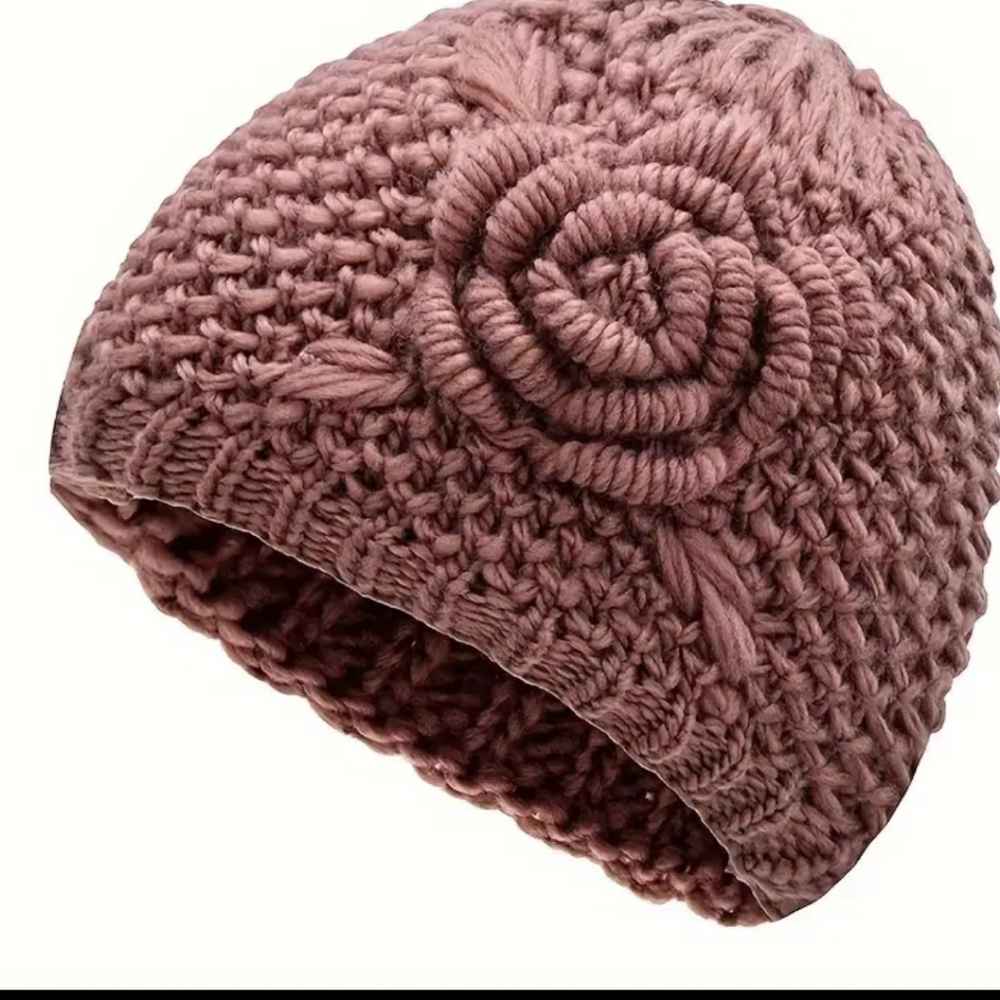 Vintage-look hand-knit beanie hat, NWT